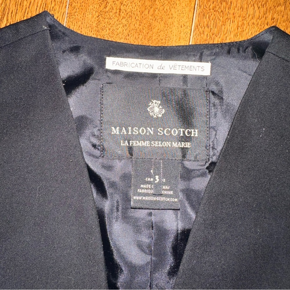 Vest - Picture 3 of 6
